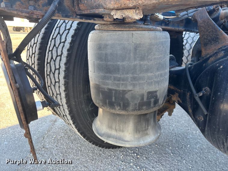 image for item FG1088 2017 Freightliner Cascadia 125 semi truck