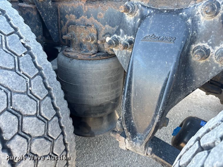 image for item FG1088 2017 Freightliner Cascadia 125 semi truck