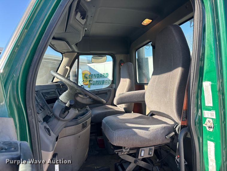 image for item FG1088 2017 Freightliner Cascadia 125 semi truck