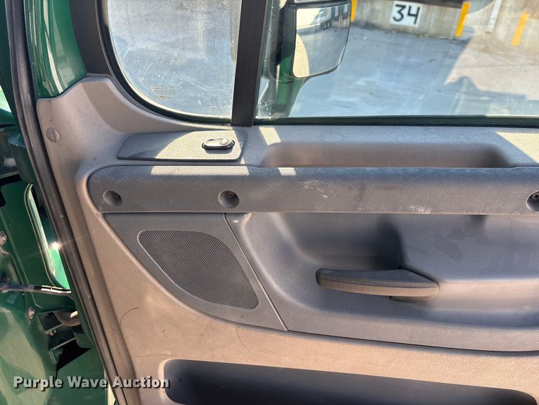 image for item FG1088 2017 Freightliner Cascadia 125 semi truck