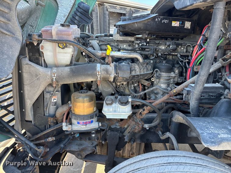 image for item FG1088 2017 Freightliner Cascadia 125 semi truck