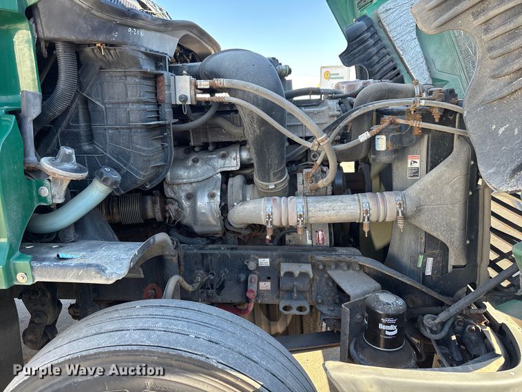 image for item FG1088 2017 Freightliner Cascadia 125 semi truck