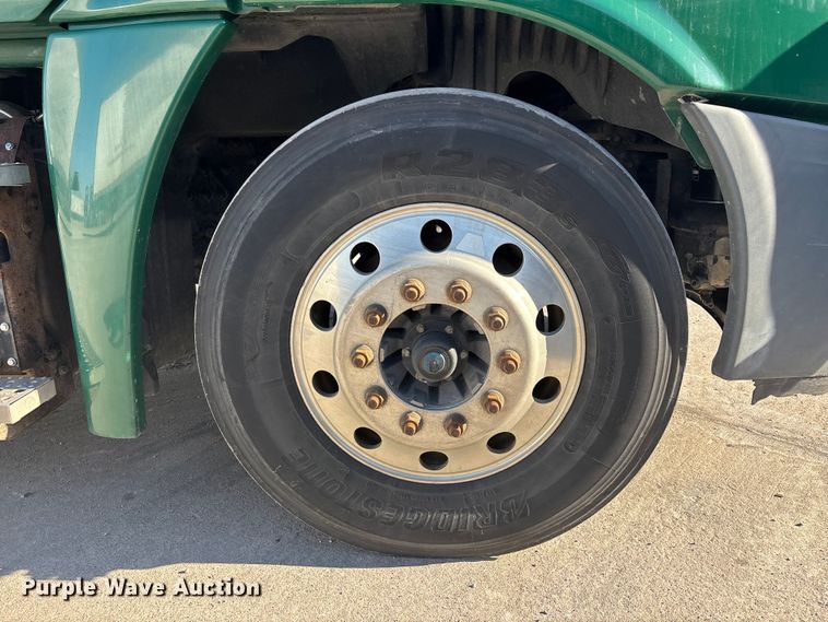 image for item FG1088 2017 Freightliner Cascadia 125 semi truck