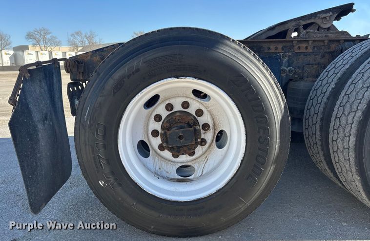 image for item FG1088 2017 Freightliner Cascadia 125 semi truck