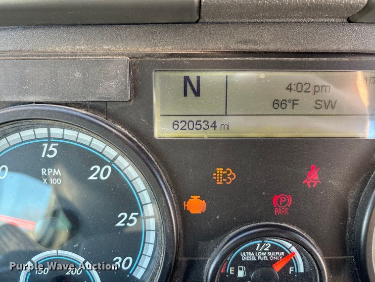 image for item FG1088 2017 Freightliner Cascadia 125 semi truck