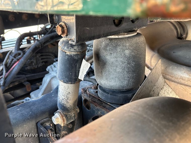 image for item FG1089 2013 Mack CXU613 semi truck