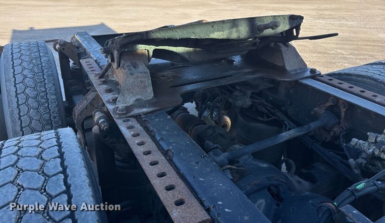 image for item FG1089 2013 Mack CXU613 semi truck