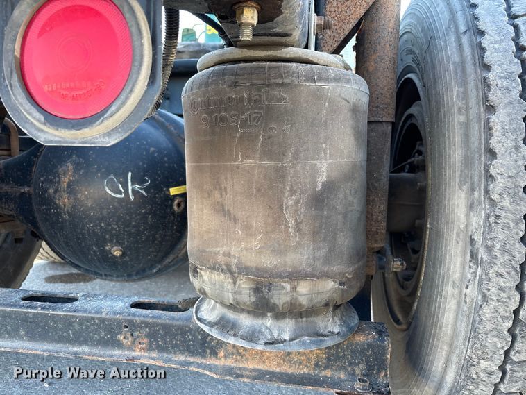 image for item FG1089 2013 Mack CXU613 semi truck