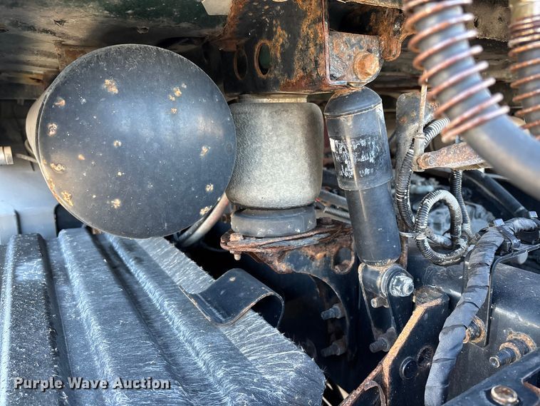 image for item FG1089 2013 Mack CXU613 semi truck