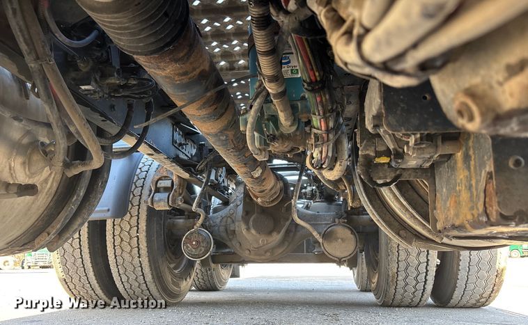 image for item FG1089 2013 Mack CXU613 semi truck