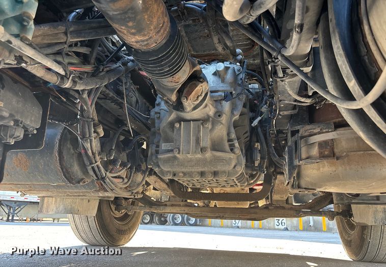 image for item FG1089 2013 Mack CXU613 semi truck