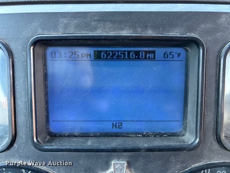 image for item FG1089 2013 Mack CXU613 semi truck