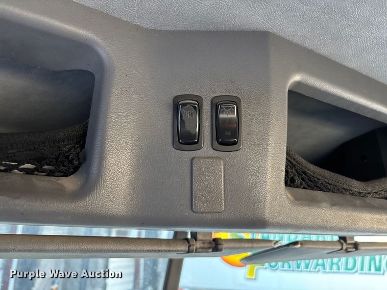 image for item FG1089 2013 Mack CXU613 semi truck