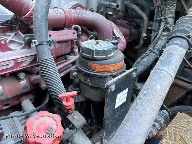 image for item FG1089 2013 Mack CXU613 semi truck