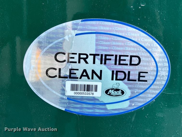 image for item FG1089 2013 Mack CXU613 semi truck