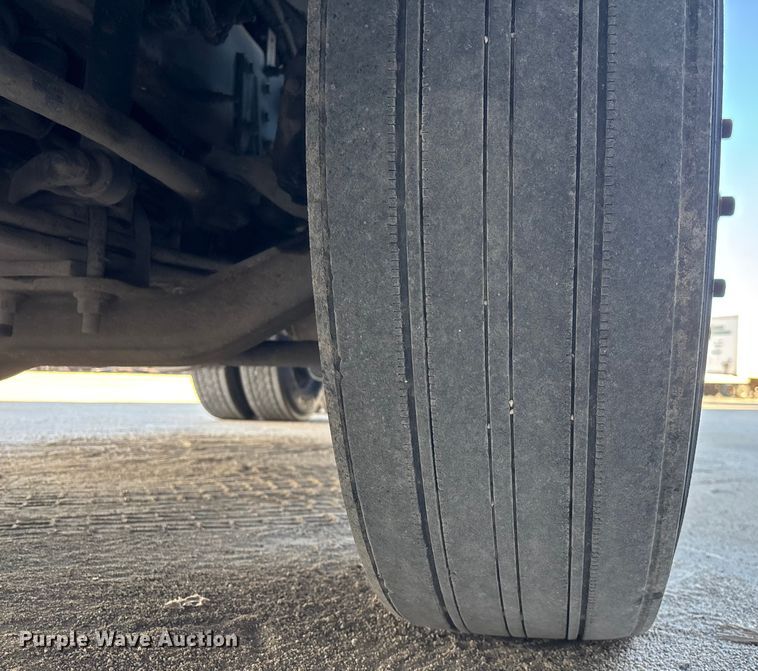 image for item FG1089 2013 Mack CXU613 semi truck