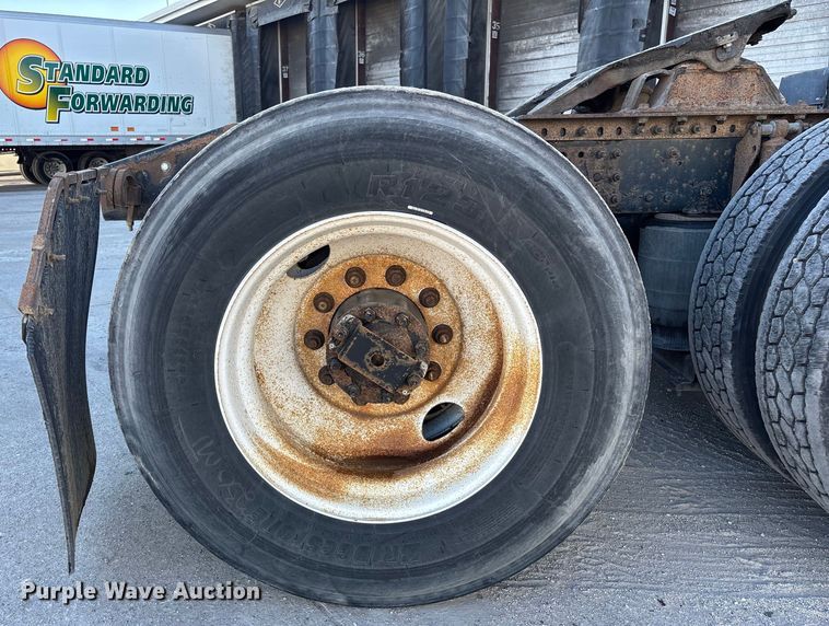 image for item FG1089 2013 Mack CXU613 semi truck