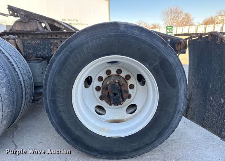 image for item FG1089 2013 Mack CXU613 semi truck