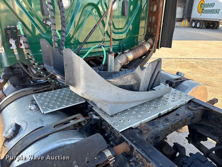 image for item FG1090 2017 Freightliner Cascadia 125 semi truck