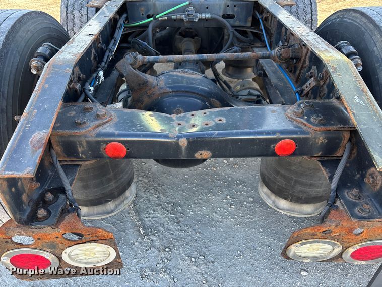 image for item FG1090 2017 Freightliner Cascadia 125 semi truck