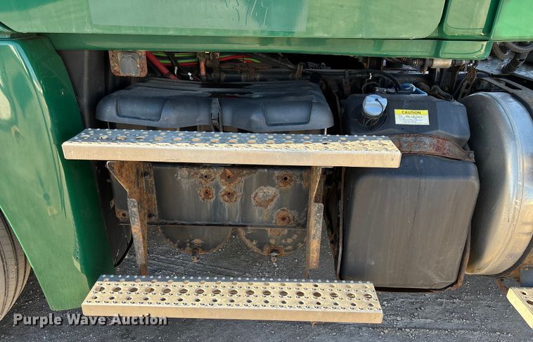 image for item FG1090 2017 Freightliner Cascadia 125 semi truck