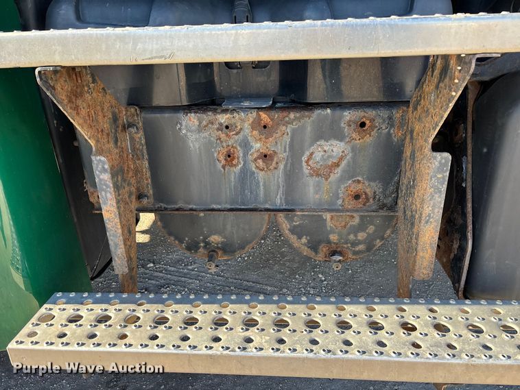 image for item FG1090 2017 Freightliner Cascadia 125 semi truck