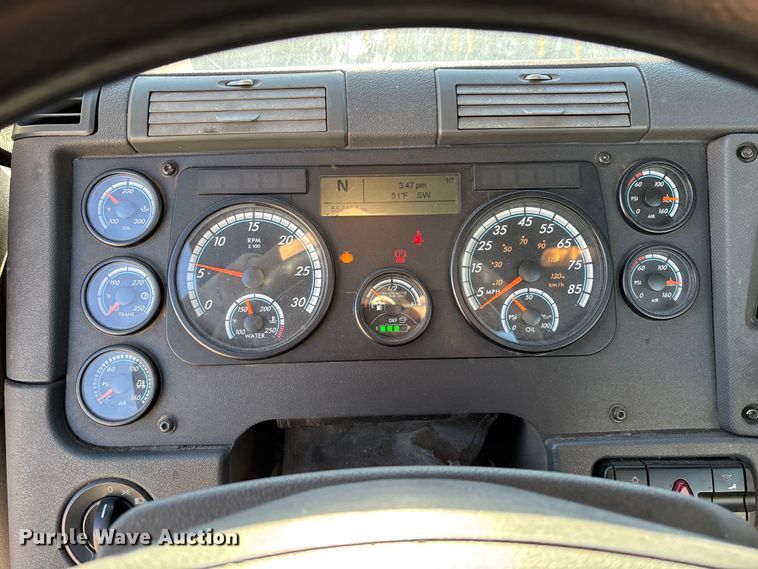 image for item FG1090 2017 Freightliner Cascadia 125 semi truck