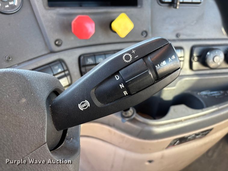 image for item FG1090 2017 Freightliner Cascadia 125 semi truck