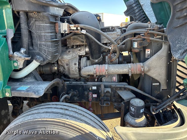 image for item FG1090 2017 Freightliner Cascadia 125 semi truck