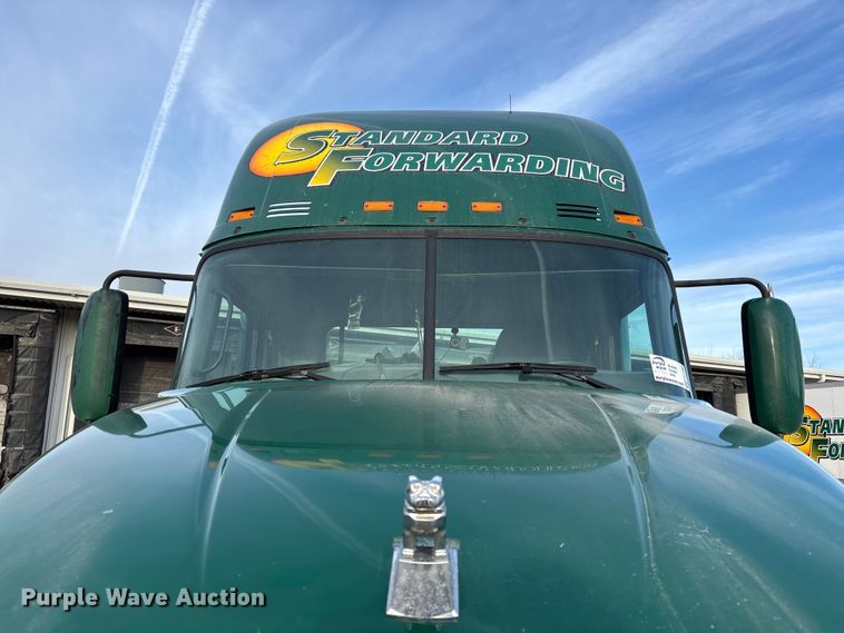 image for item FG1092 2016 Mack CXU613 semi truck