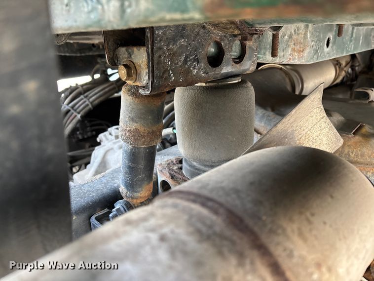 image for item FG1092 2016 Mack CXU613 semi truck