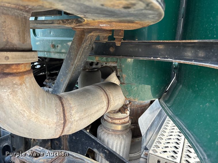 image for item FG1092 2016 Mack CXU613 semi truck