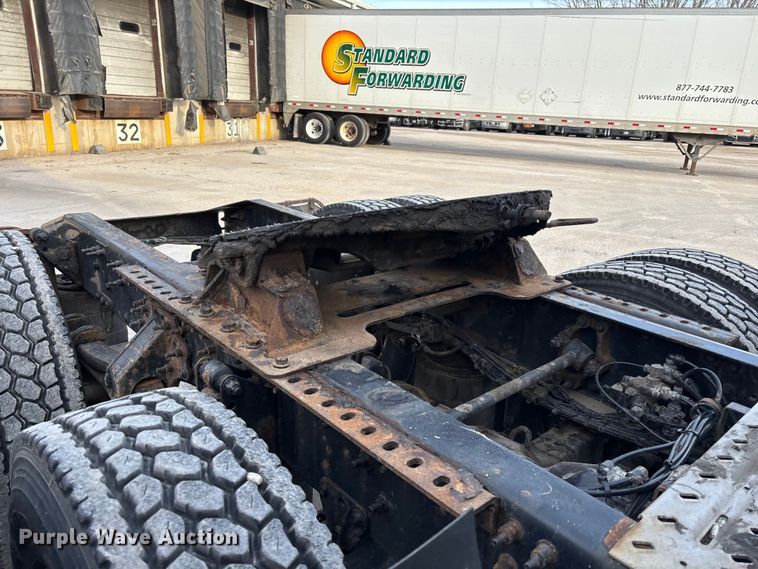 image for item FG1092 2016 Mack CXU613 semi truck