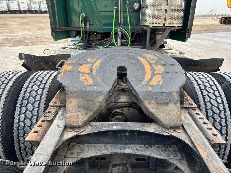 image for item FG1092 2016 Mack CXU613 semi truck