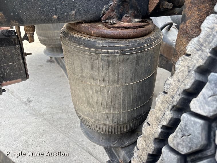 image for item FG1092 2016 Mack CXU613 semi truck