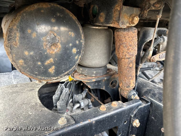 image for item FG1092 2016 Mack CXU613 semi truck