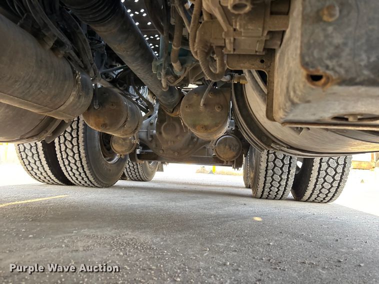 image for item FG1092 2016 Mack CXU613 semi truck