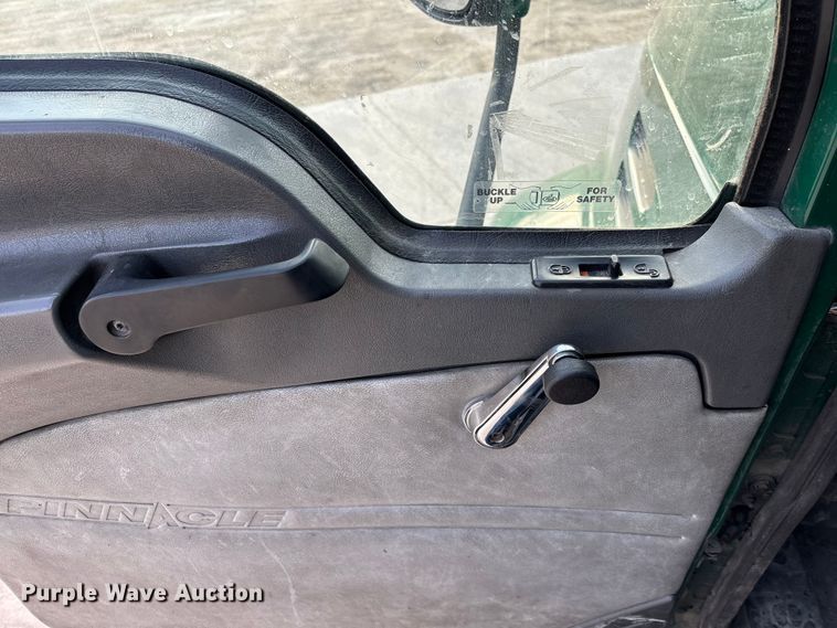 image for item FG1092 2016 Mack CXU613 semi truck