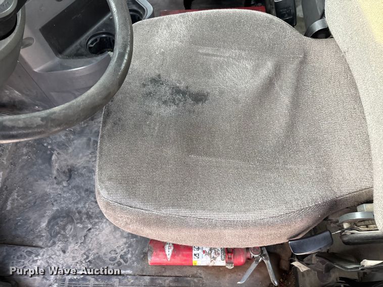 image for item FG1092 2016 Mack CXU613 semi truck