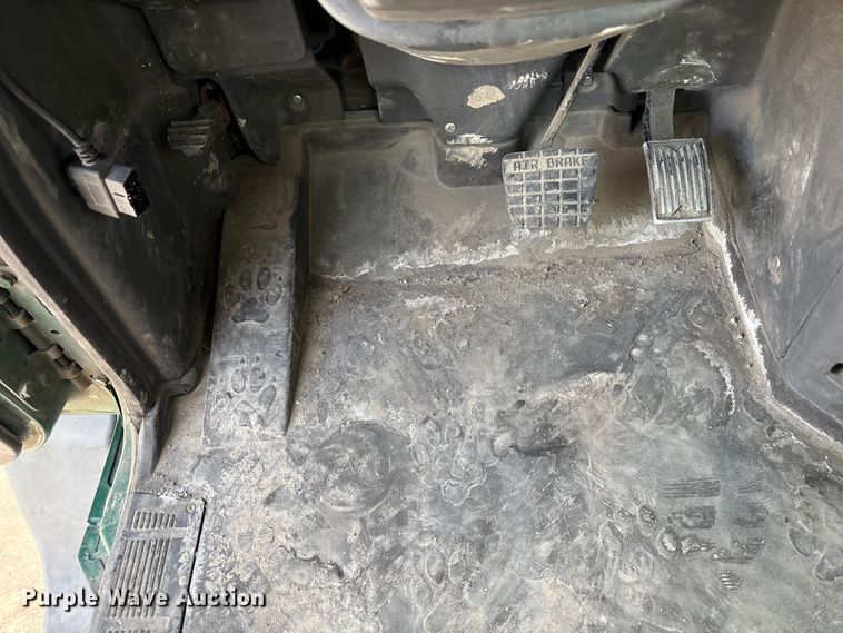 image for item FG1092 2016 Mack CXU613 semi truck