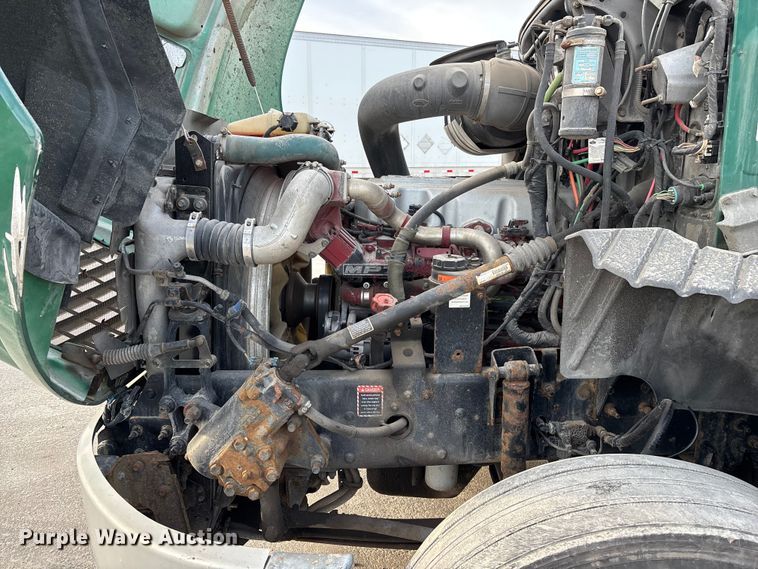 image for item FG1092 2016 Mack CXU613 semi truck