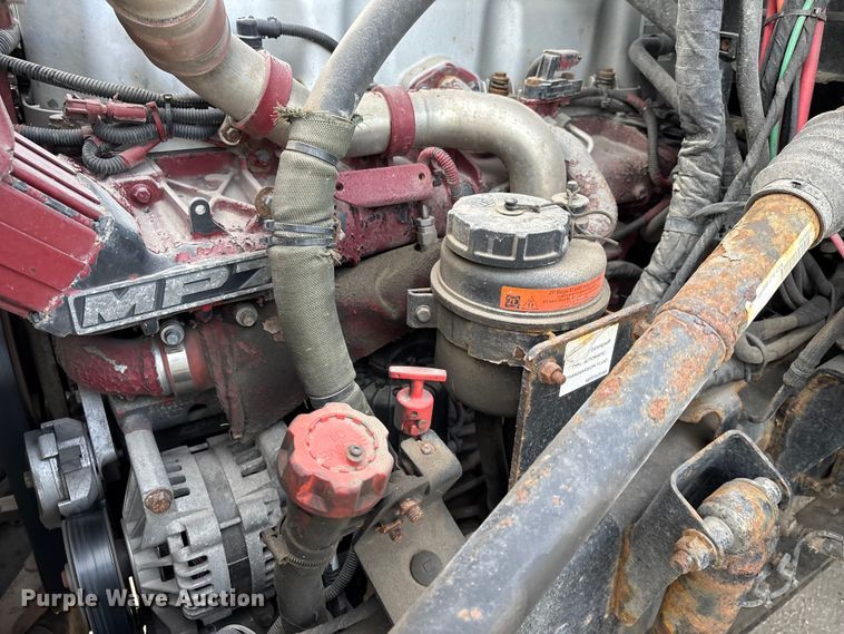 image for item FG1092 2016 Mack CXU613 semi truck