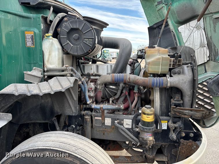 image for item FG1092 2016 Mack CXU613 semi truck