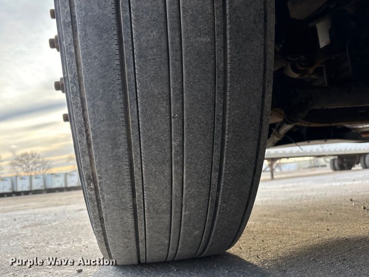 image for item FG1092 2016 Mack CXU613 semi truck