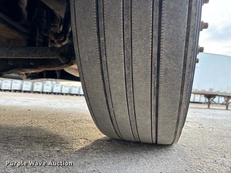 image for item FG1092 2016 Mack CXU613 semi truck