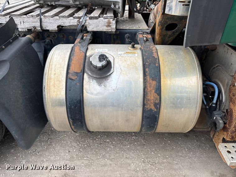 image for item FG1098 2017 Freightliner Cascadia 125 semi truck