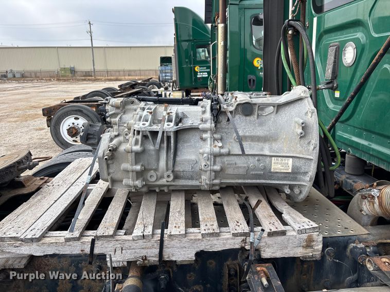 image for item FG1098 2017 Freightliner Cascadia 125 semi truck