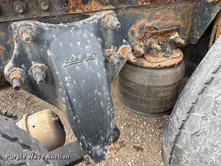 image for item FG1098 2017 Freightliner Cascadia 125 semi truck