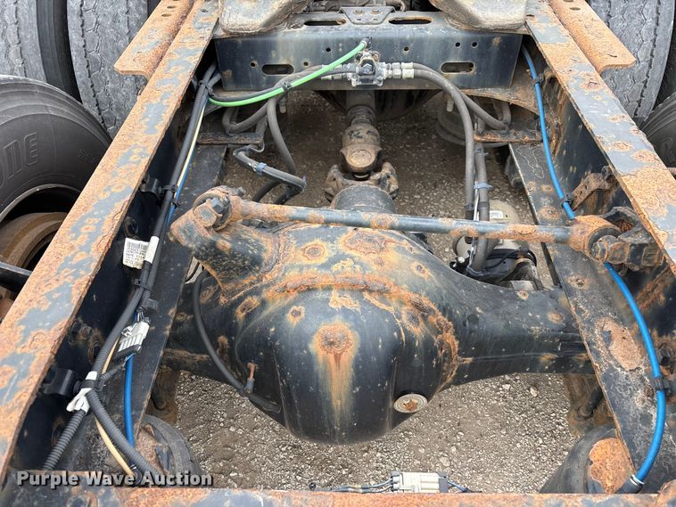 image for item FG1098 2017 Freightliner Cascadia 125 semi truck