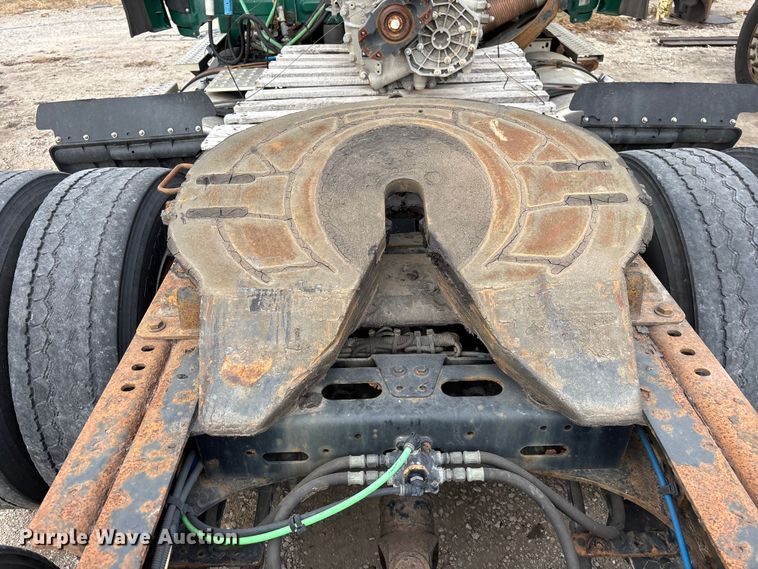 image for item FG1098 2017 Freightliner Cascadia 125 semi truck